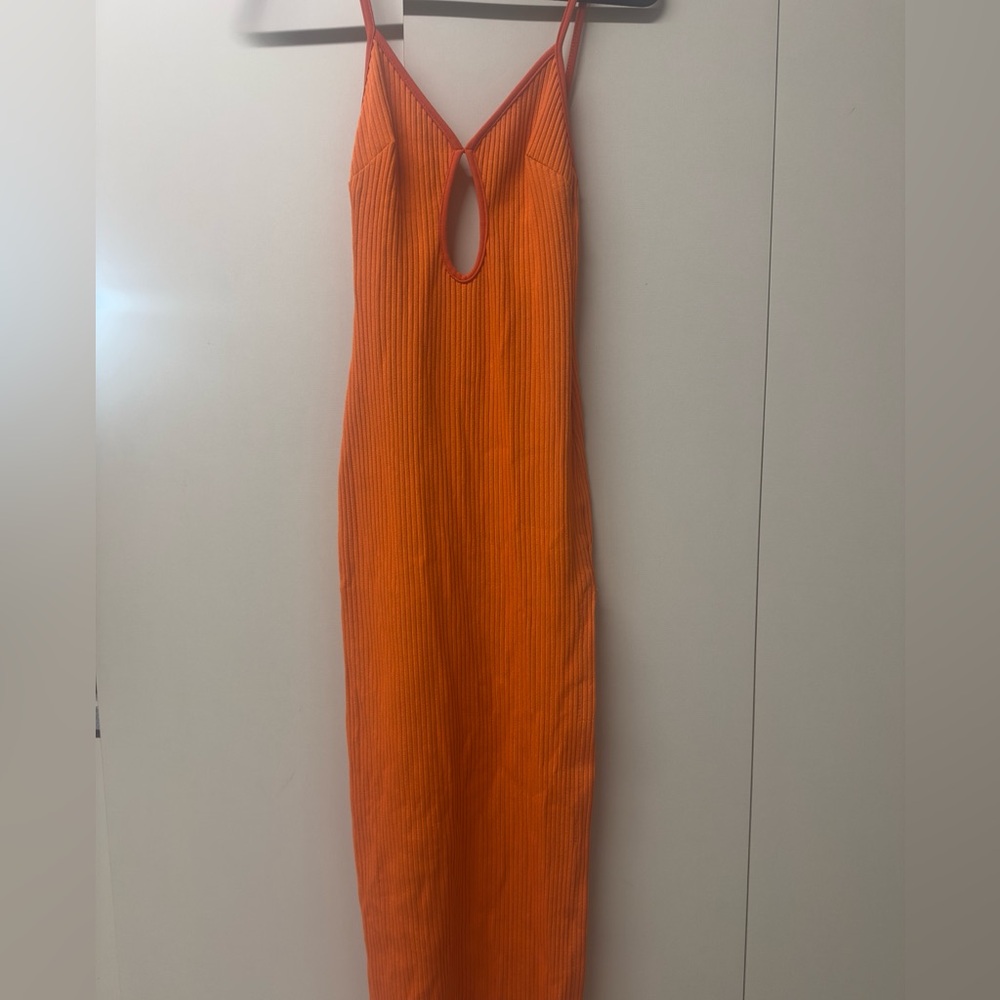 Bec + Bridge Ula MIDI dress in Chili - Picture 8 of 9